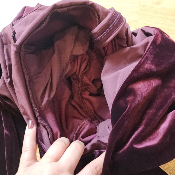 Anthropologie Greylin Maroon Velvet Wide Leg Jumpsuit Flutter Sleeve Pockets XS - Picture 6 of 16